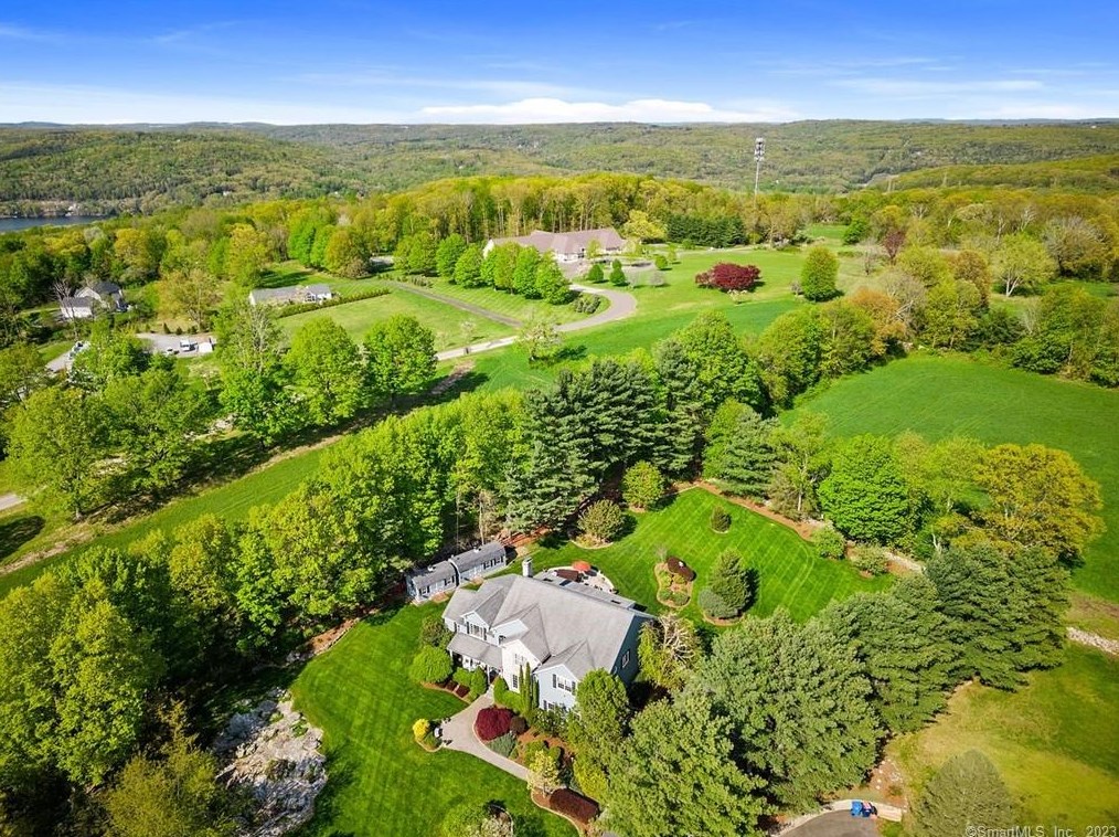 1418 Monroe Turnpike, Upper Stepney, CT 06468