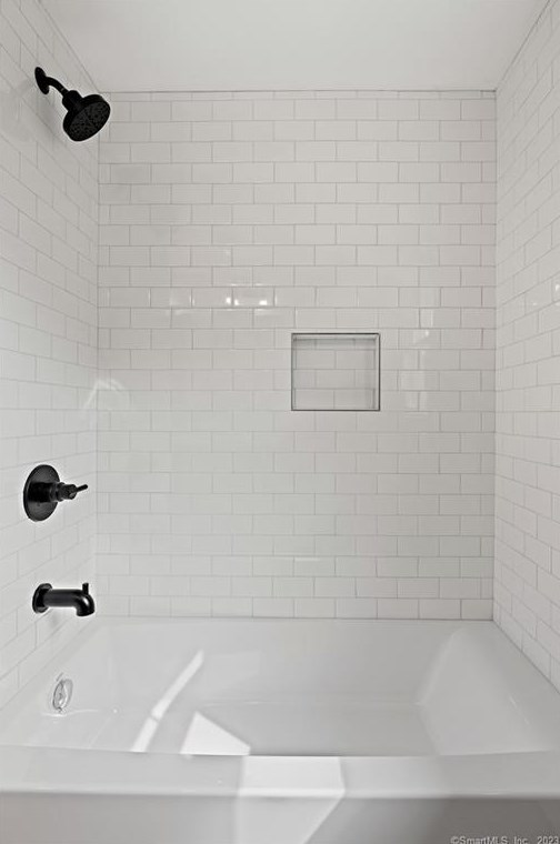 134 Colony St, Fairfield CT  06824-5203 exterior