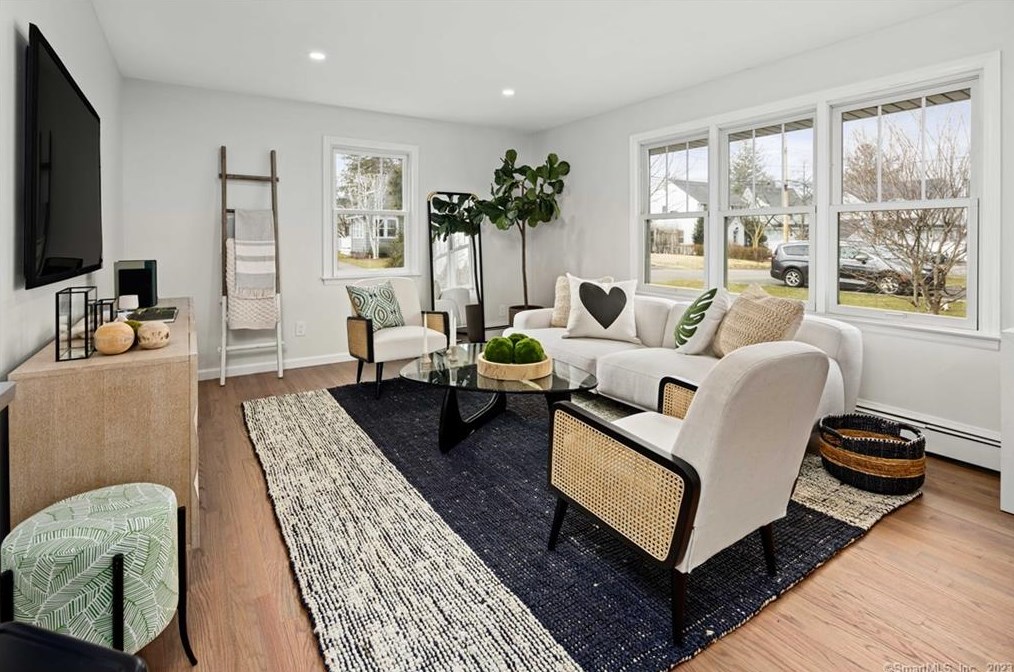 134 Colony St, Fairfield CT  06824-5203 exterior