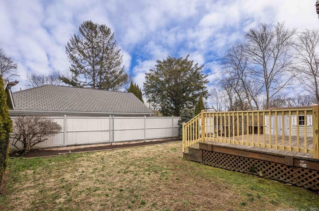 134 Colony St, Fairfield CT  06824-5203 exterior