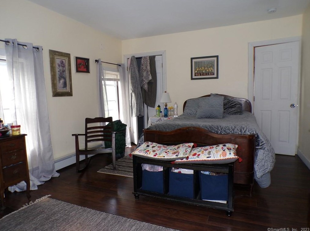 1559 Elm St, Stratford CT  06615-7031 exterior