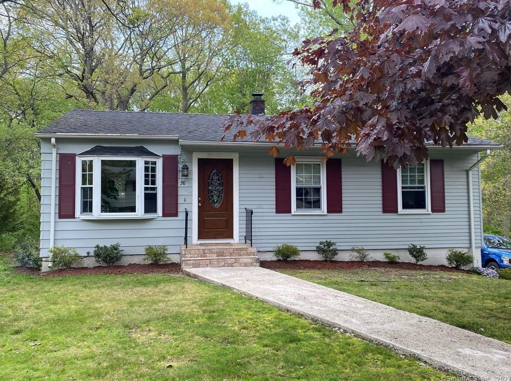 38 Williams Dr, Waterbury, CT 06712