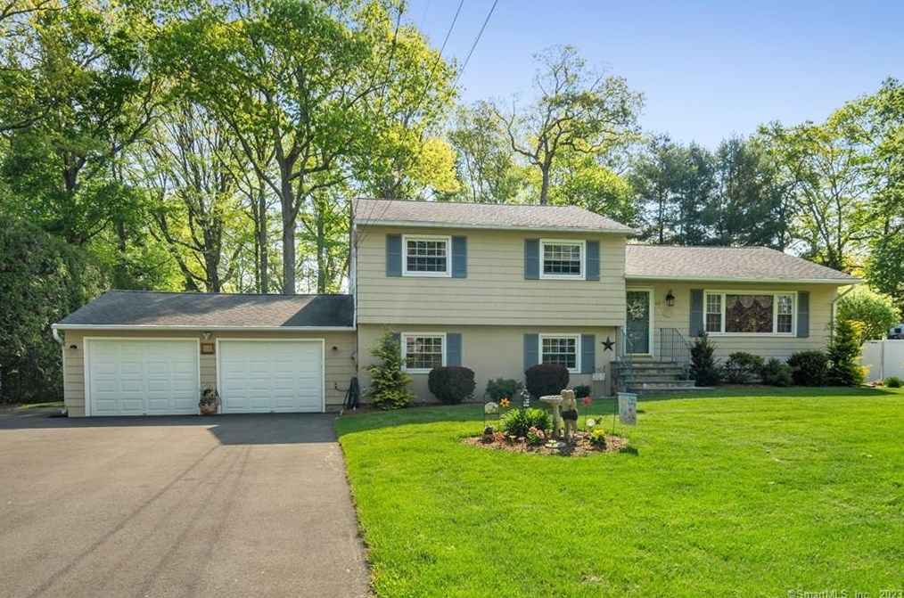 45 Allen St, Union City, CT 06770