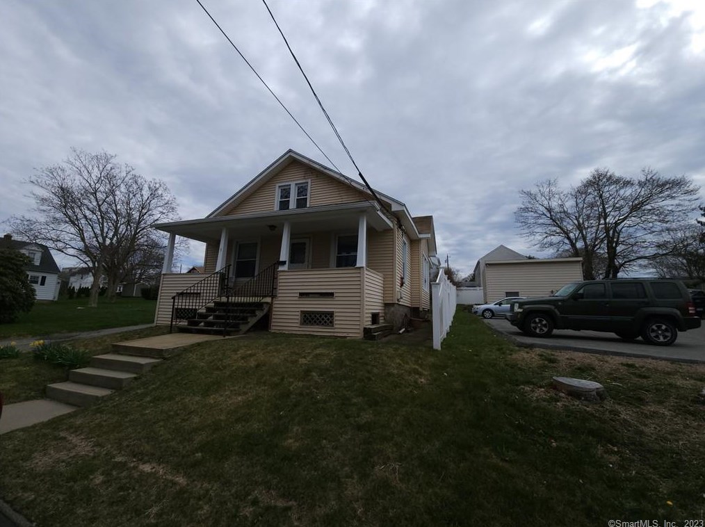 5 Tremont St, Waterford, CT 06385
