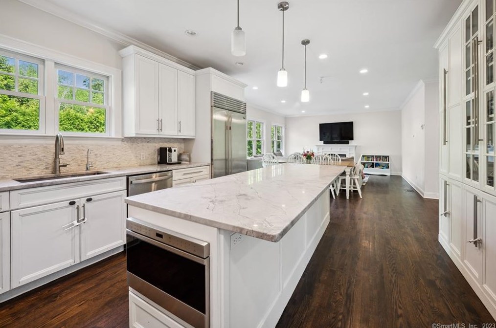 75 Parade Hill Rd, New Canaan, CT 06840