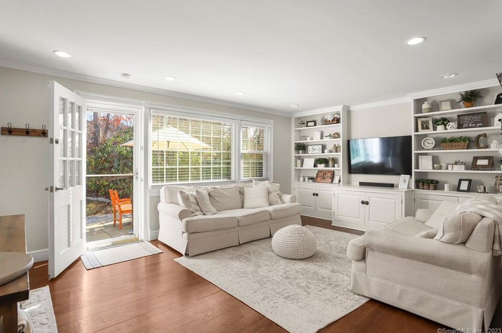 61 Heritage Hill Rd #61, New Canaan, CT 06840
