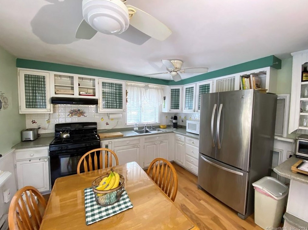 93 Flanders Rd, Niantic, CT 06357