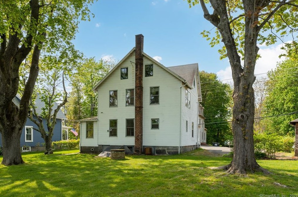 31 Driveway, Guilford, CT 06437-3402