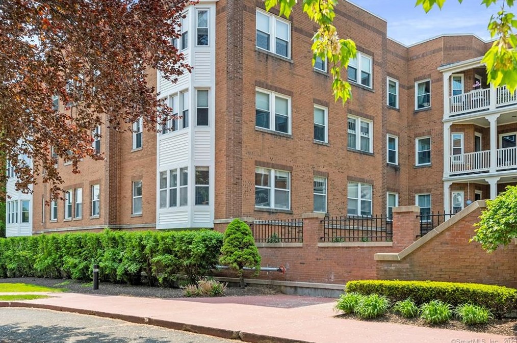 15 Highland St #114, Hartford, CT 06119