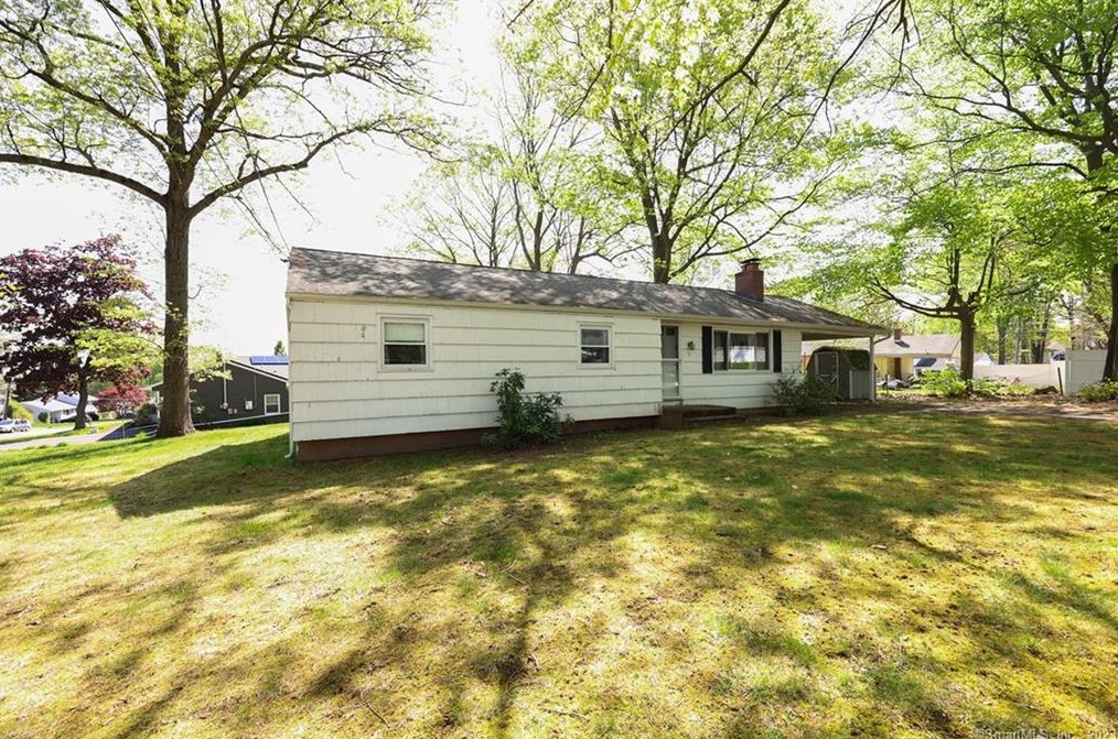 5 Rosewood Dr, Plainville, CT 06062