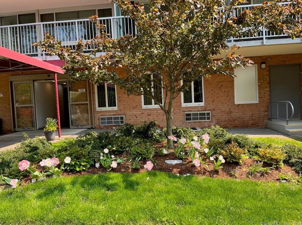 100 York St #5-m, New Haven, CT 06510