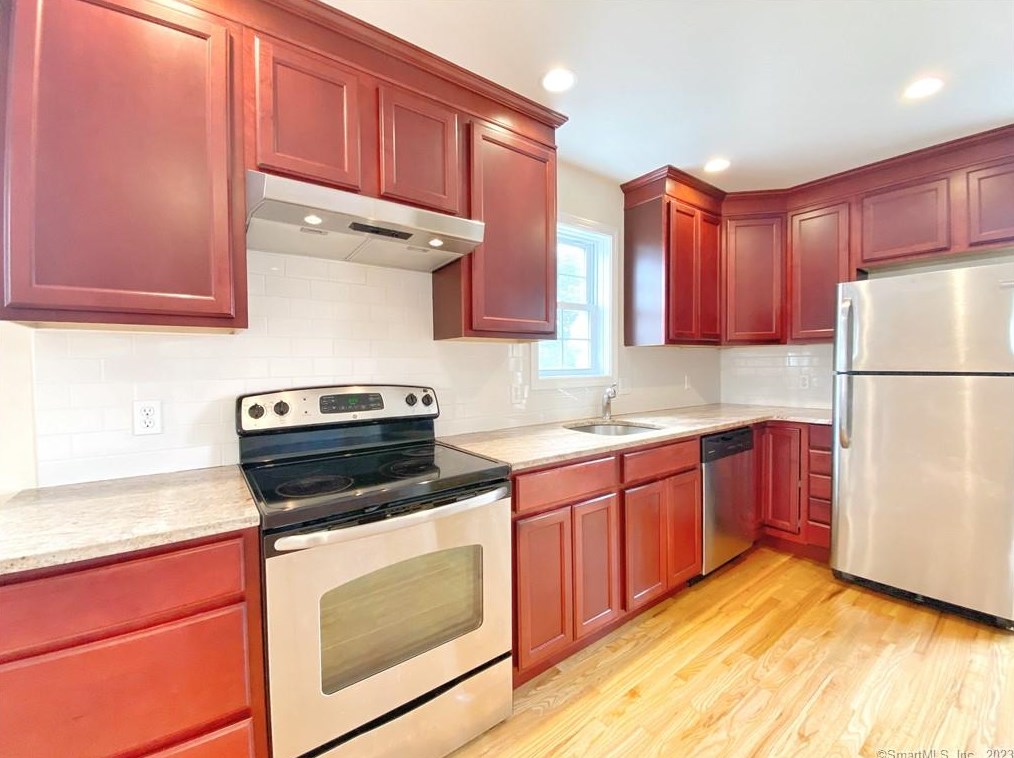 9 Glenwood Ave #9, Norwalk, CT 06854