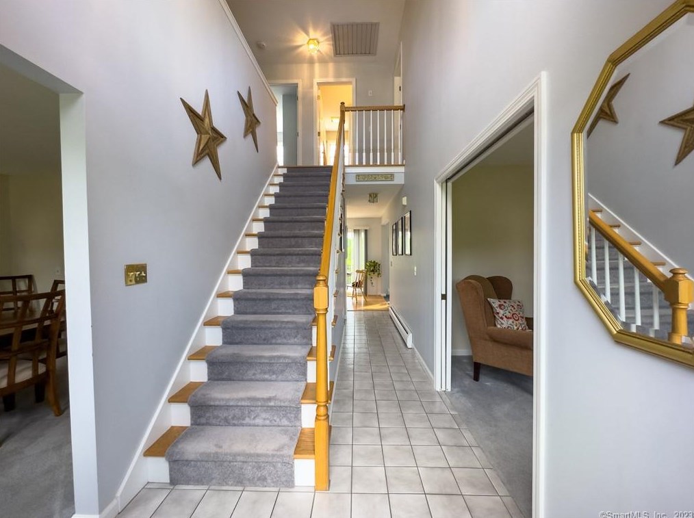 89 Heritage Dr, Wapping, CT 06074