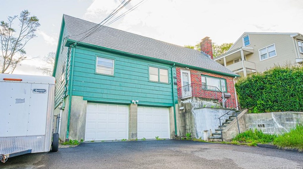 31 Sampson St, Bridgeport, CT 06606