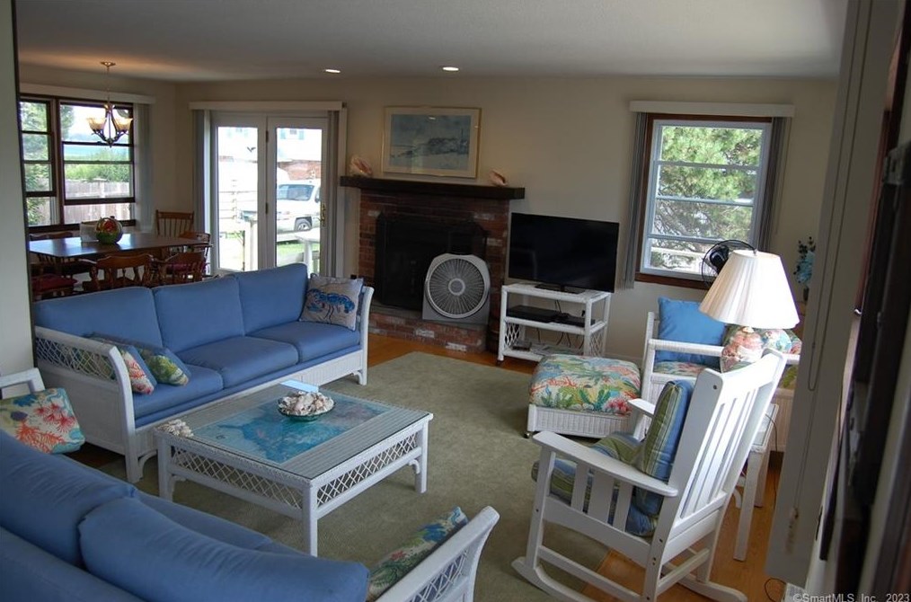 14 Leeway Dr, Westbrook, CT 06498