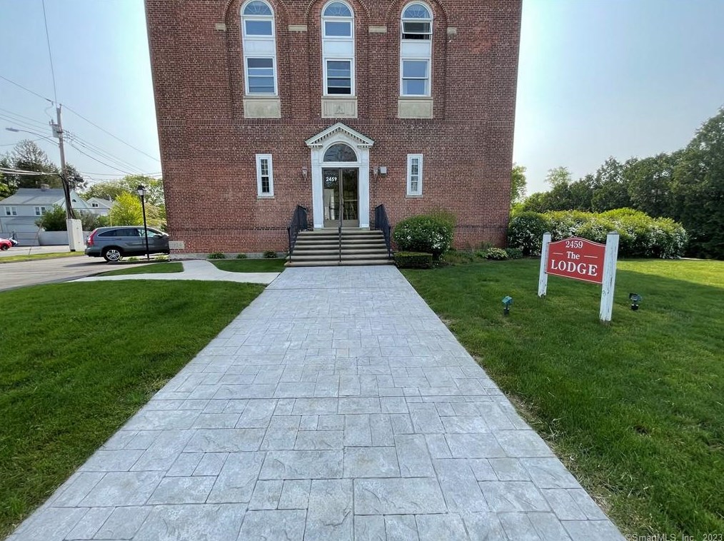 2459 Whitney Ave #12, New Haven, CT 06517