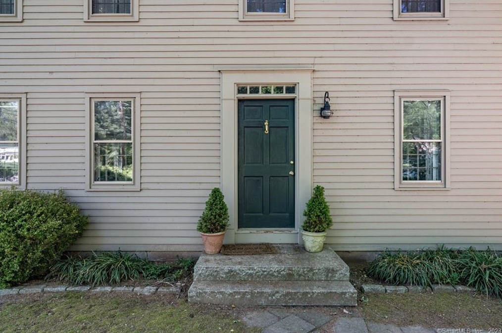 46 Dennison Rd, Essex, CT 06426