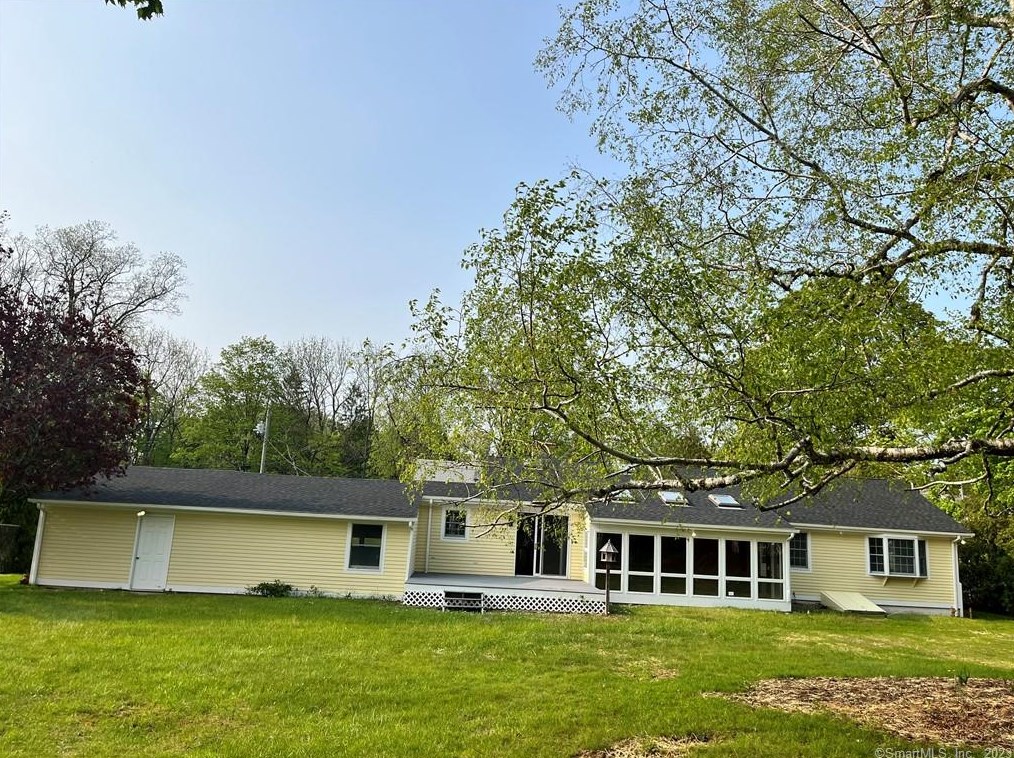 444 Barlow St, Bristol, CT 06010