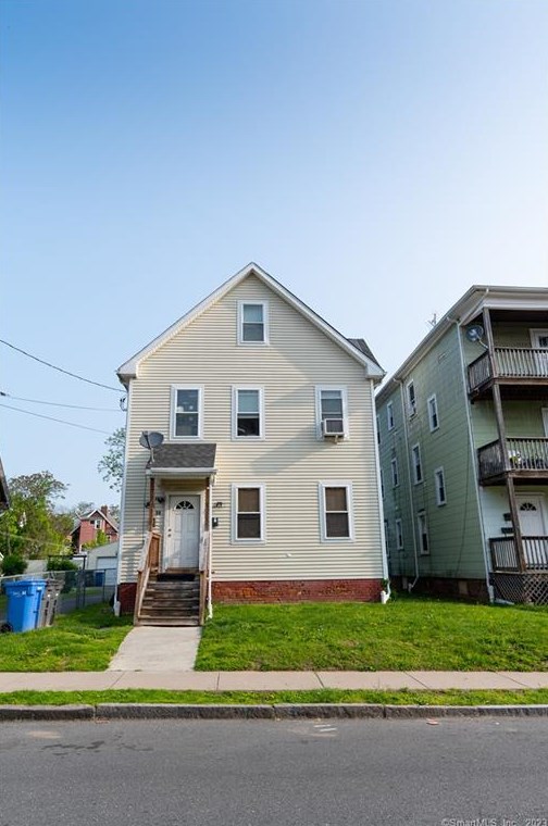 18 Whitmore St, Hartford, CT 06114 exterior