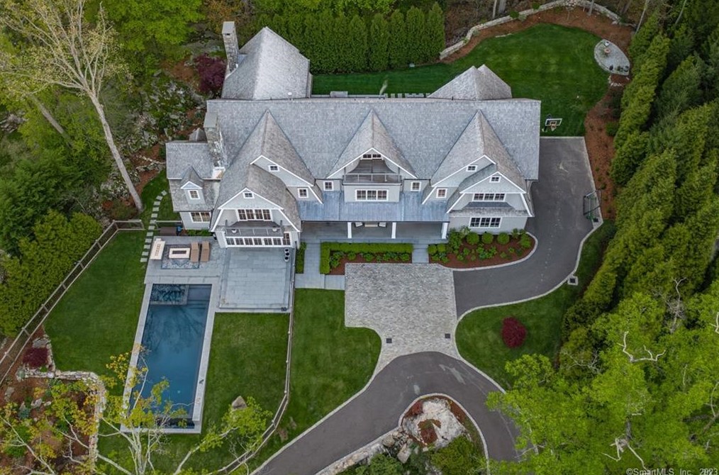 67 Salem Straits, Tokeneke, CT 06820