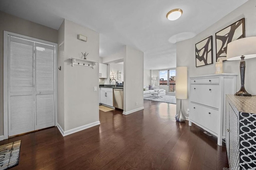25 Forest St #7f, Stamford, CT 06901
