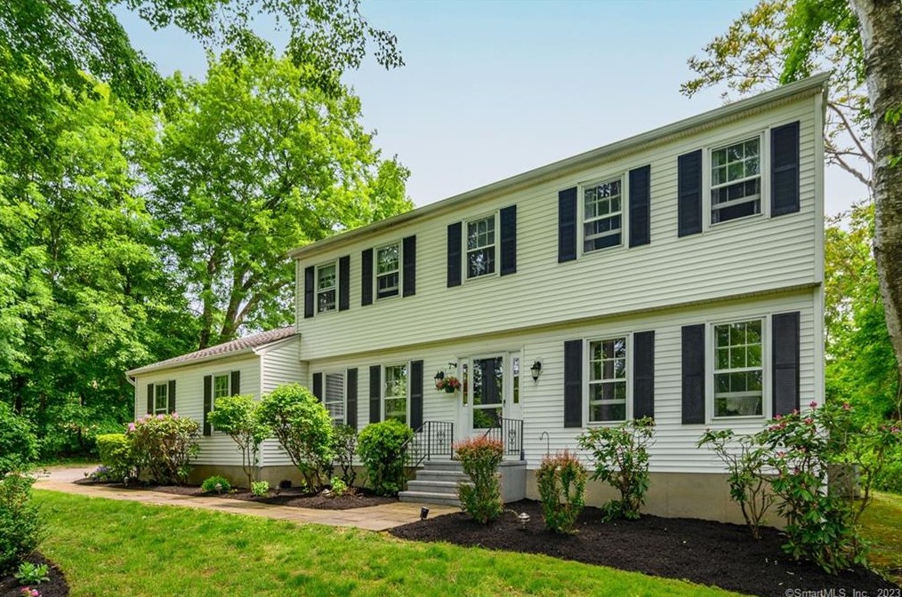 30 Maplewood Dr, Northville, CT 06776