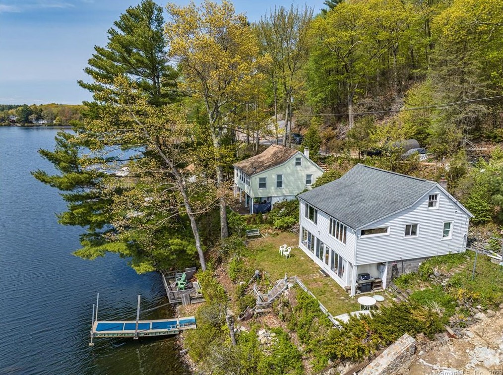 4 E Shore Rd, Ellington, CT 06029