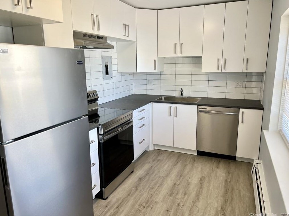 43 Crescent St #10, Stamford, CT 06906
