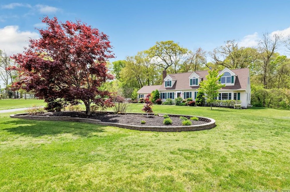 60 River View Ct, Cheshire, CT 06410