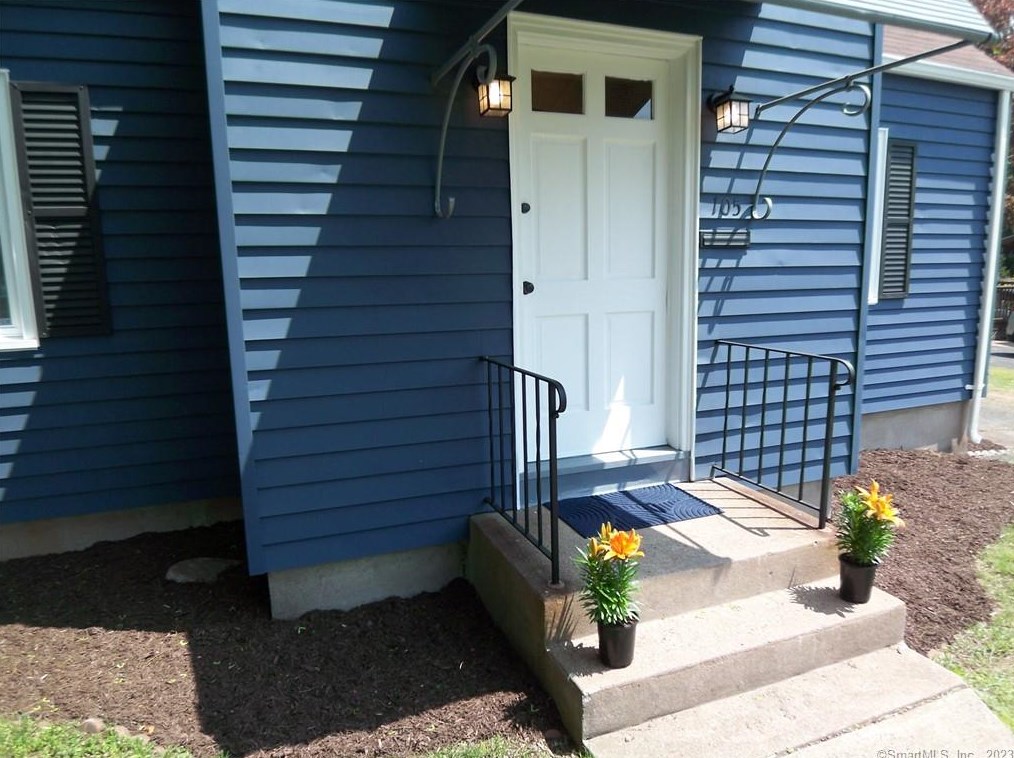 105 Trebbe Dr, Manchester, CT 06040
