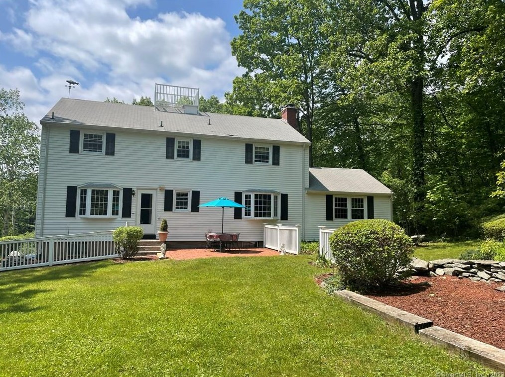 37 Berncliff Dr, Northford, CT 06472