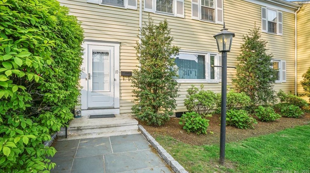 98 Valley Rd #10, Cos Cob, CT 06807