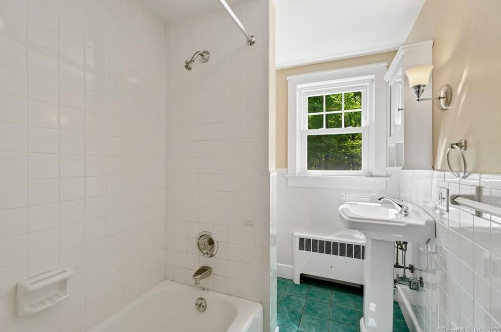 256 Redding Rd, Georgetown CT  06829-2819 exterior