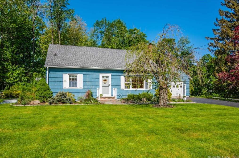 5 Neidt Rd, Torrington, CT 06791