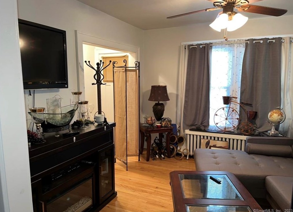 101 Harold St, Hartford CT  06112-1231 exterior