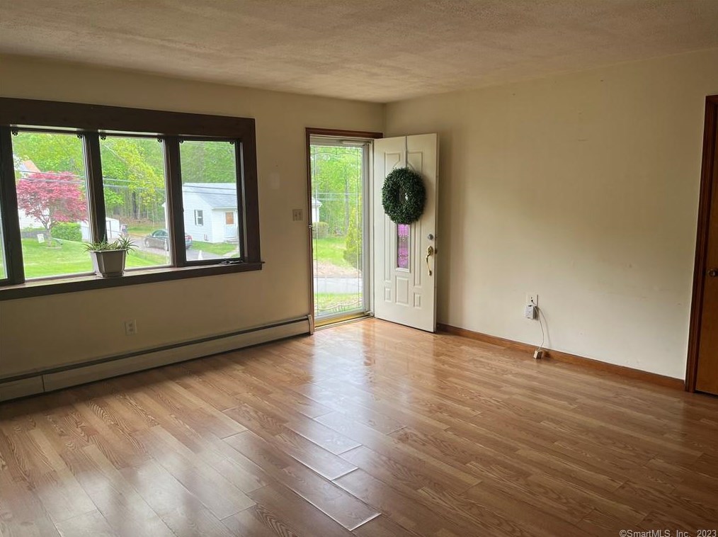 58 Dee Ave, Meriden, CT 06451