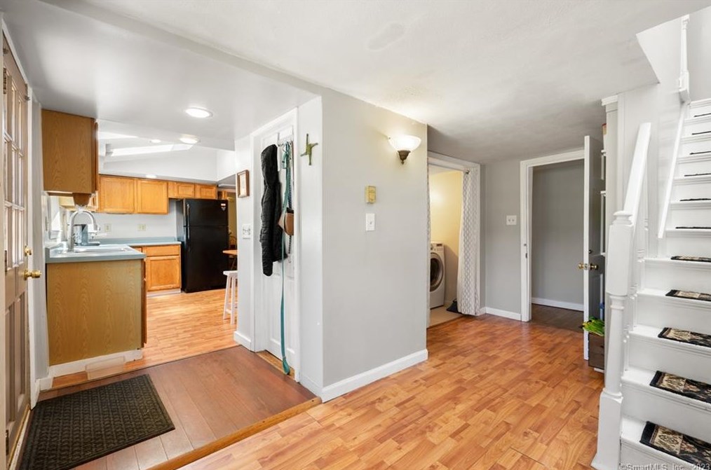 268 Whalehead Rd, Gales Ferry, CT 06335