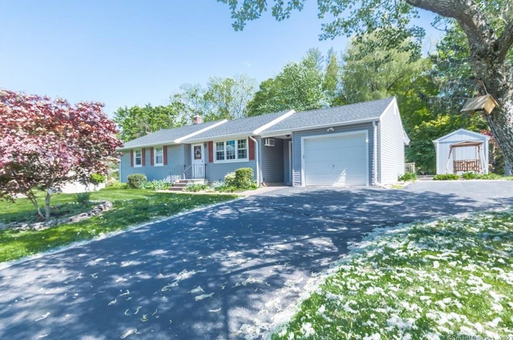 55 Jodi Dr, Wallingford, CT 06492