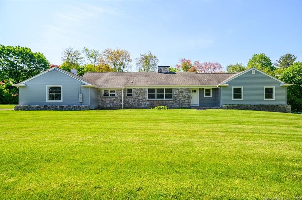 6 Dogwood Dr, Danbury, CT 06811