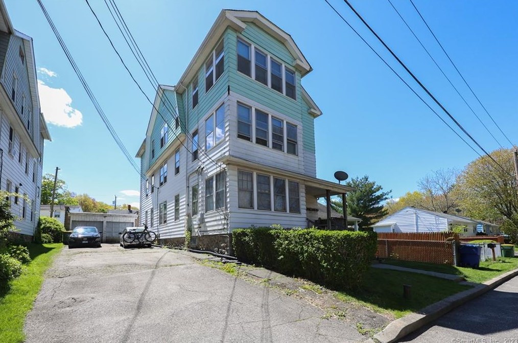 57 Ponham St, Waterbury, CT 06708