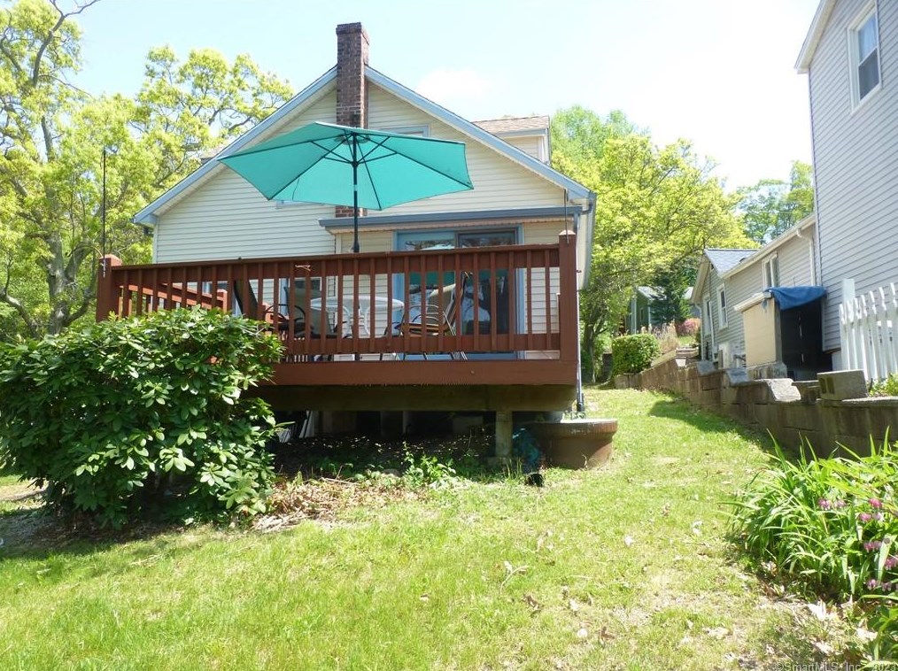 87 Kitemaug Rd, Uncasville, CT 06382