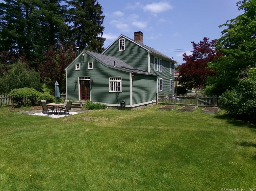 919 Saybrook Rd, Haddam, CT 06438
