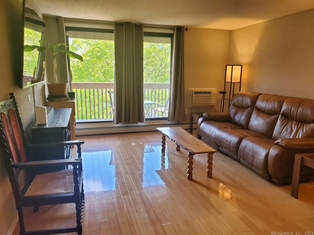 1215 Cromwell Hills Dr Unit 1215, Cromwell, CT