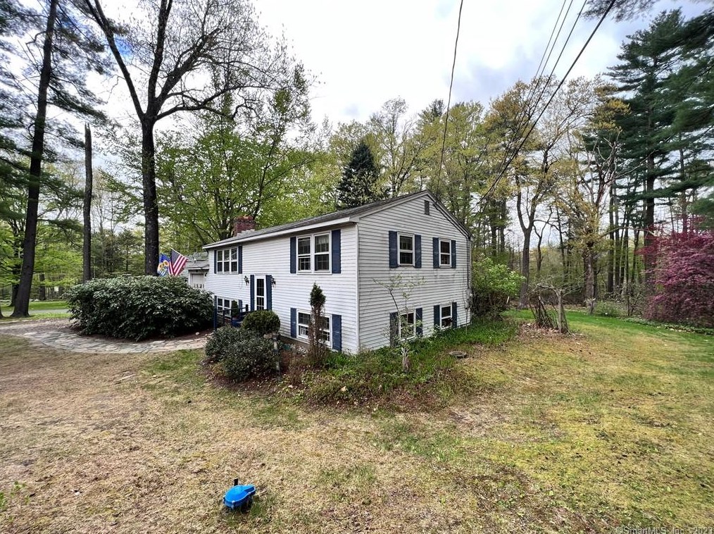 82 Goose Green Rd, Winsted, CT 06063