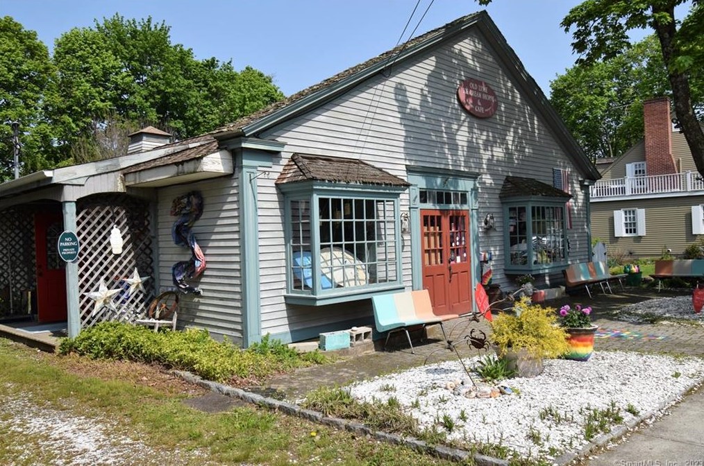 34 Lyme St, Lyme, CT 06371