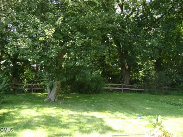 25 Bloomfield Dr, Fairfield, CT 06825