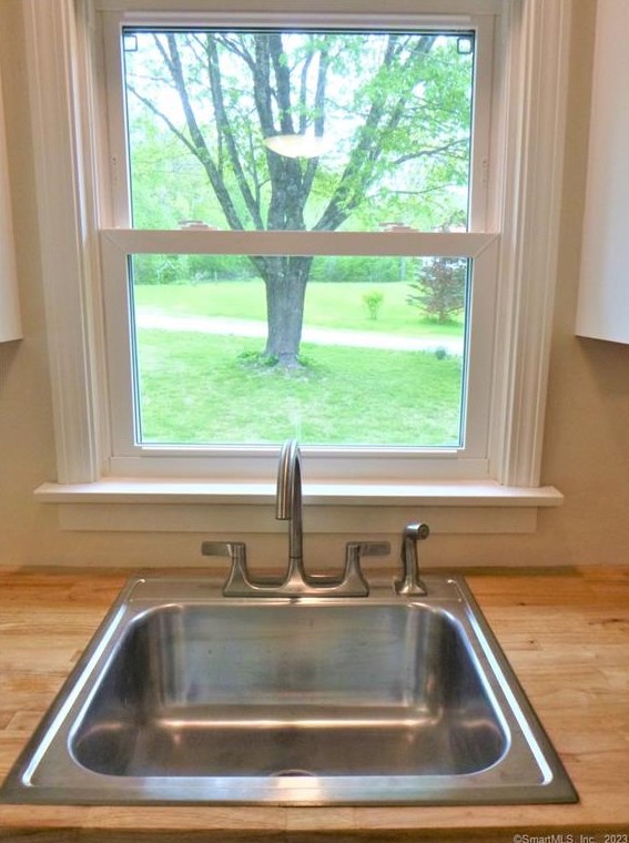 233 Spaulding Rd, Plainfield CT  06374-2126 exterior
