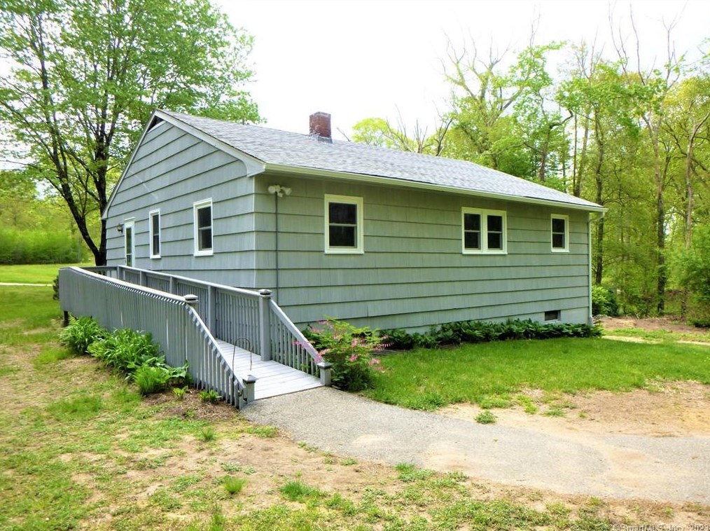 233 Spaulding Rd, Plainfield CT  06374-2126 exterior