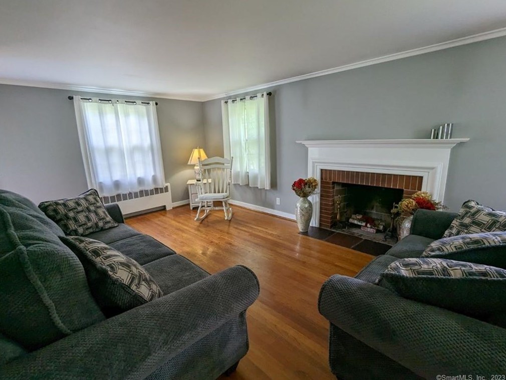 5 Guernsey Rd, Bloomfield, CT 06002