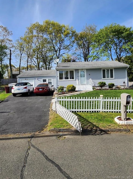 5 Mary Dr, Union City, CT 06770